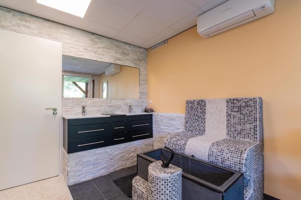 Wellness Studio Tiel Met Sauna En Jacuzzi Екстериор снимка